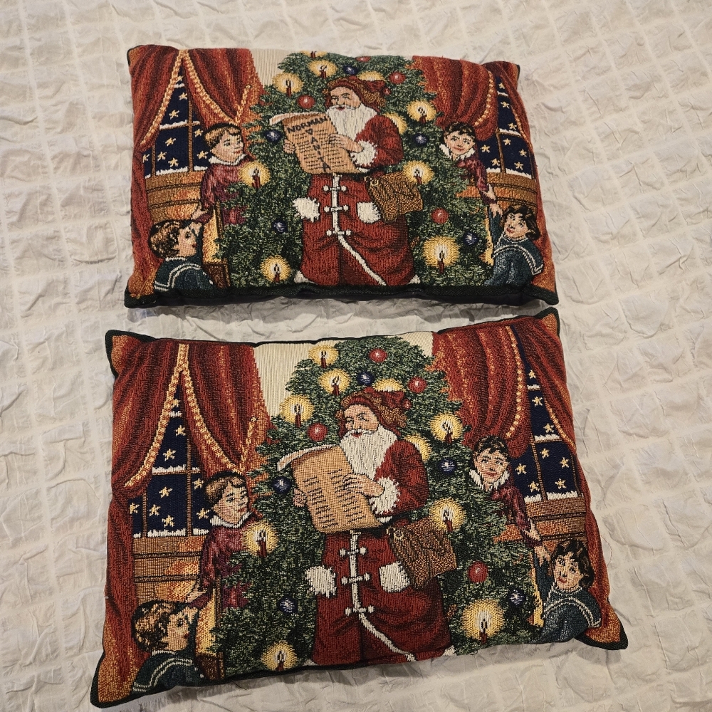 Set of 2 Holiday Accent Pillows – 12" x 16"